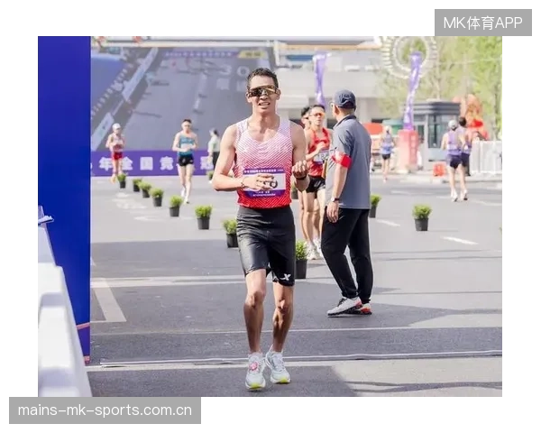 竞走队员完成节奏保持测试，动作标准性提升